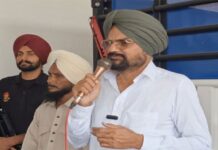 ਕਾਂਗਰਸ ਦੇ ਹੱਕ ‘ਚ ਆਏ ਮੂਸੇਵਾਲਾ ਦੇ ਪਿਤਾ, ਕਿਹਾ -ਦੇਸ਼ ‘ਚ ਸ਼ਾਂਤੀ ਰੱਖਣ ਲਈ ਕੇਂਦਰ ‘ਚ ਬਦਲਾਅ ਜ਼ਰੂਰੀ