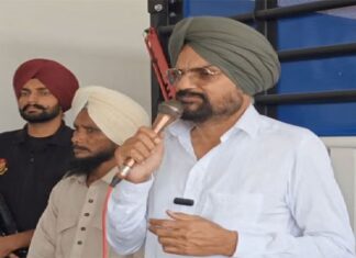ਕਾਂਗਰਸ ਦੇ ਹੱਕ ‘ਚ ਆਏ ਮੂਸੇਵਾਲਾ ਦੇ ਪਿਤਾ, ਕਿਹਾ -ਦੇਸ਼ ‘ਚ ਸ਼ਾਂਤੀ ਰੱਖਣ ਲਈ ਕੇਂਦਰ ‘ਚ ਬਦਲਾਅ ਜ਼ਰੂਰੀ
