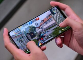 ਜਲੰਧਰ : ਮਾਂ ਨੇ ਮੋਬਾਈਲ ‘ਤੇ ਗੇਮ ਖੇਡਣ ‘ਤੇ ਝਿੜਕਿਆ ਤਾਂ 17 ਸਾਲ ਦੇ ਮੁੰਡੇ ਨੇ ਕੀਤੀ ਖੁਦਖੁਸ਼ੀ, ਪੱਖੇ ਨਾਲ ਲੈ ਲਿਆ ਫਾਹਾ