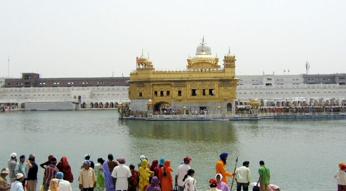 ਸ੍ਰੀ ਦਰਬਾਰ ਸਾਹਿਬ ਨਤਮਸਤਕ ਹੋਣ ਤੋਂ ਪਹਿਲਾਂ ਜਾਣੋ ਇਹ ਨਿਯਮ, ਸਖਤੀ ਨਾਲ ਕਰਨੀ ਪਵੇਗੀ ਪਾਲਣਾ