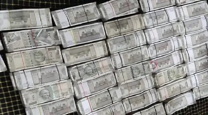 BSF ਨੇ ਚੋਣ ਨਤੀਜਿਆਂ ਤੋਂ ਇਕ ਦਿਨ ਬਾਅਦ ਤਸਕਰ ਦੇ ਘਰ ਛਾਪਾ ਮਾਰ ਕੇ 2 ਕਰੋੜ ਕੀਤੇ ਜ਼ਬਤ, ਸਰਚ ਆਪ੍ਰੇਸ਼ਨ ਜਾਰੀ