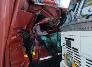 ਨੈਸ਼ਨਲ ਹਾਈਵੇ ‘ਤੇ 3 ਵਾਹਨਾਂ ਦੀ ਆਪਸ ‘ਚ ਭਿਆਨਕ ਟੱਕਰ, ਟਰੱਕ ਚਾਲਕ ਦੀ ਮੌਤ