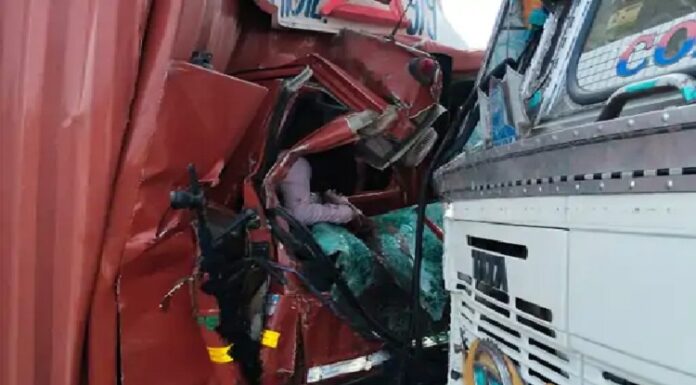 ਨੈਸ਼ਨਲ ਹਾਈਵੇ ‘ਤੇ 3 ਵਾਹਨਾਂ ਦੀ ਆਪਸ ‘ਚ ਭਿਆਨਕ ਟੱਕਰ, ਟਰੱਕ ਚਾਲਕ ਦੀ ਮੌਤ