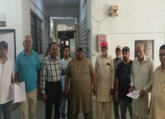 ਮੁਹੱਲਾ ਸੰਤੋਖਪੁਰਾ ਦੇ ਵਾਸੀਆਂ ਨੇ ਸ੍ਰੀ ਗੁਰੂ ਰਵਿਦਾਸ ਸਮਾਜ ਸੁਧਾਰ ਸਭਾ ਦੇ ਪ੍ਰਧਾਨ ਖਿਲਾਫ਼ DC ਨੂੰ ਕੀਤੀ ਸ਼ਿਕਾਇਤ