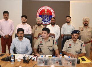 ਜਲੰਧਰ ਕਮਿਸ਼ਨਰੇਟ ਪੁਲਿਸ ਵੱਲੋਂ ਸੰਗਠਿਤ ਅਪਰਾਧ ਨੂੰ ਇੱਕ ਹੋਰ ਝਟਕਾ ਦਿੱਤਾ ਹੈ, ਲਖਬੀਰ ਲੰਡਾ ਗੈਂਗ ਦੇ ਪੰਜ ਖ਼ਤਰਨਾਕ ਗੈਂਗਸਟਰ ਹਥਿਆਰਾਂ ਸਮੇਤ ਗ੍ਰਿਫ਼ਤਾਰ