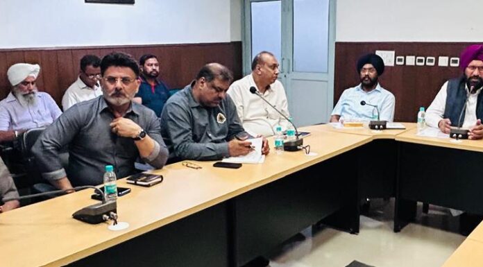 ਸਥਾਨਕ ਸਰਕਾਰਾਂ ਮੰਤਰੀ ਬਲਕਾਰ ਸਿੰਘ ਵੱਲੋਂ ਮਾਨਸੂਨ ਸੀਜ਼ਨ ਦੌਰਾਨ ਆਉਣ ਵਾਲੀਆਂ ਸਮੱਸਿਆਵਾਂ ਨੂੰ ਨਜਿੱਠਣ ਲਈ ਅਧਿਕਾਰੀਆਂ ਨਾਲ ਵੀਡੀਓ ਕਾਨਫਰੰਸ ਰਾਹੀਂ ਮੀਟਿੰਗ