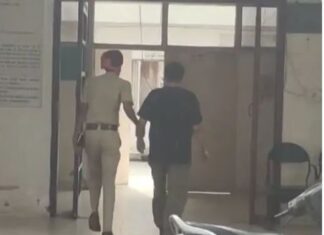 ਜਲੰਧਰ ‘ਚ 2 ਕਰੋੜ ਦੀ ਵਿਦੇਸ਼ੀ ਕਰੰਸੀ ਸਮੇਤ 1 ਗ੍ਰਿਫਤਾਰ: ਹਵਾਲਾ ਐਂਗਲ ‘ਤੇ ਜਾਂਚ ਜਾਰੀ, ਦਿੱਲੀ ‘ਚ ਵੀ 10 ਕਰੋੜ ਸਮੇਤ ਫੜਿਆ ਗਿਆ