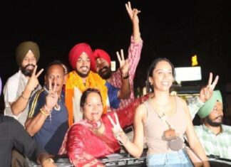 ਘਰ ਪੁੱਜੇ ਅਰਸ਼ਦੀਪ ਸਿੰਘ ਦਾ ਸ਼ਾਨਦਾਰ ਸਵਾਗਤ, ਫੈਨਜ਼ ਦਾ ਕੀਤਾ ਹੱਥ ਜੋੜ ਧੰਨਵਾਦ