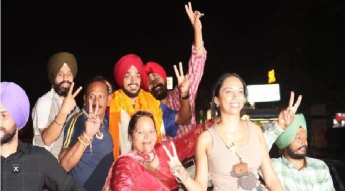 ਘਰ ਪੁੱਜੇ ਅਰਸ਼ਦੀਪ ਸਿੰਘ ਦਾ ਸ਼ਾਨਦਾਰ ਸਵਾਗਤ, ਫੈਨਜ਼ ਦਾ ਕੀਤਾ ਹੱਥ ਜੋੜ ਧੰਨਵਾਦ