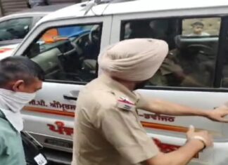 ਅੰਮ੍ਰਿਤਸਰ ‘ਚ ਹੋਟਲ ‘ਤੇ ਪੁਲਿਸ ਨੇ ਮਾਰਿਆ ਛਾਪਾ, ਦਸਤਾਵੇਜ਼ ਕੀਤੇ ਚੈੱਕ