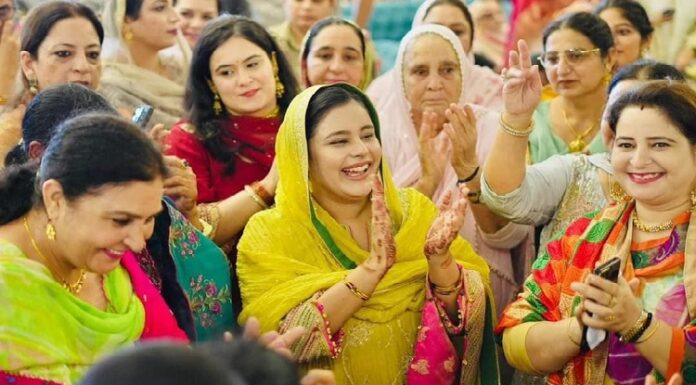 ਧੂਰੀ ਵਿਖੇ ਤੀਜ ਦੇ ਤਿਉਹਾਰ ਮੌਕੇ ਪੁੱਜੇ CM ਮਾਨ ਦੀ ਪਤਨੀ ਡਾ. ਗੁਰਪ੍ਰੀਤ ਕੌਰ, ਪਾਇਆ ਗਿੱਧਾ