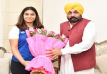 CM ਮਾਨ ਨੇ ਉਲੰਪਿਕ ਤਗ਼ਮਾ ਜੇਤੂ ਸ਼ੂਟਰ ਮਨੂੰ ਭਾਕਰ ਨਾਲ ਕੀਤੀ ਮੁਲਾਕਾਤ, ਦੇਸ਼ ਲਈ ਤਗ਼ਮੇ ਜਿੱਤਣ ‘ਤੇ ਕੀਤਾ ਸਨਮਾਨ