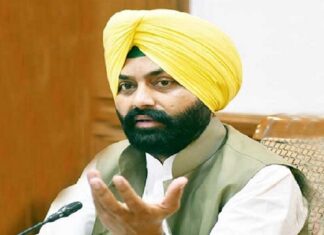 ਸੜਕ ਹਾਦਸਿਆਂ ਨੂੰ ਠੱਲ੍ਹ ਪਾਉਣ ਲਈ ਲਾਲਜੀਤ ਭੁੱਲਰ ਵੱਲੋਂ ਸੂਬੇ ‘ਚ ਟਰਾਂਸਪੋਰਟ ਪ੍ਰਸ਼ਾਸਨ ‘ਚ ਹੋਰ ਸੁਧਾਰ ਲਿਆਉਣ ‘ਤੇ ਜ਼ੋਰ