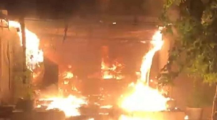 ਖੰਨਾ : ਫਾਸਟ ਫੂਡ ਦੀ ਦੁਕਾਨ ਨੂੰ ਲੱਗੀ ਭਿਆਨਕ ਅੱਗ, ਸਾਰਾ ਸਾਮਾਨ ਸੜ ਕੇ ਸੁਆਹ