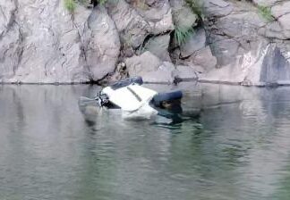 ਹਿਮਾਚਲ : ਨਦੀ ‘ਚ ਕਾਰ ਡਿੱਗਣ ਕਾਰਨ ਪਤੀ-ਪਤਨੀ ਦੀ ਮੌਤ, ਬੱਚੀ ਲਾਪਤਾ