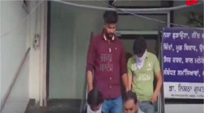 ਗੁਰਦੁਆਰੇ ਨੇੜੇ ਸਪਾ ਸੈਂਟਰ ਦੀ ਆੜ ‘ਚ ਚੱਲ ਰਹੇ ਦੇਹ ਵਪਾਰ ‘ਤੇ ਪੁਲਿਸ ਦਾ ਐਕਸ਼ਨ, ਕਈ ਮੁੰਡੇ-ਕੁੜੀਆਂ ਨੂੰ ਕੀਤਾ ਕਾਬੂ