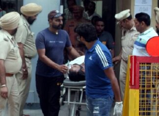 ਲੁਧਿਆਣਾ : ਲਵ ਮੈਰਿਜ ਕਰਵਾ ਕੇ ਸੁਰੱਖਿਆ ਲੈਣ ਅਦਾਲਤ ਆਏ ਕੁੜੀ-ਮੁੰਡੇ ਦਾ ਕੁੜੀ ਵਾਲੇ ਨੇ ਚੜ੍ਹਾਇਆ ਕੁੱਟਾਪਾ, ਹੋਇਆ ਹੰਗਾਮਾ