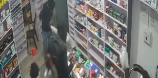 ਦੁਕਾਨ ‘ਤੇ ਬੈਠੇ ਵਿਅਕਤੀ ਦੇ ਸਿਰ ਤੇਜ਼ਧਾਰ ਹਥਿਆਰਾਂ ਨਾਲ ਹਮਲਾ, ਕੈਸ਼ ਤੇ ਆਈਫੋਨ ਲੈ ਗਏ ਲੁੱਟ ਕੇ