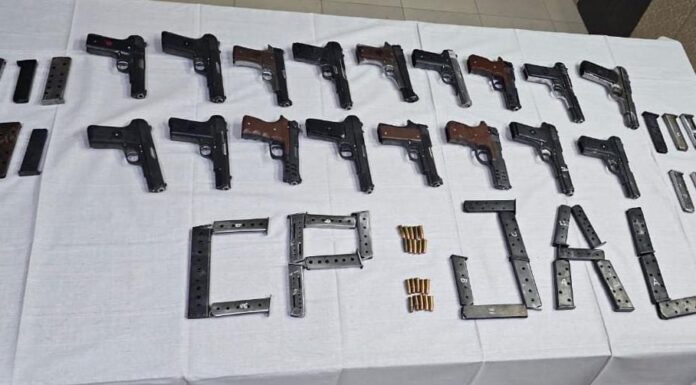 ਬ੍ਰੇਕਿੰਗ : ਜਲੰਧਰ ਪੁਲਿਸ ਨੇ ਅੰਤਰਰਾਜੀ ਗਨ ਮੋਡੀਊਲ ਦਾ ਕੀਤਾ ਪਰਦਾਫਾਸ਼, 18 ਹਥਿਆਰ, ਕਾਰਤੂਸ ਤੇ ਚਿੱਟਾ ਬਰਾਮਦ