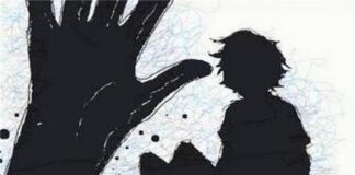 ਕਲਯੁੱਗੀ ਪਿਓ ਦੀ ਬੇਰਹਿਮੀ ! ਗਰਮ ਚਿਮਟੇ ਨਾਲ ਦਾਗੀਆਂ ਛੋਟੀਆਂ ਮਾਸੂਮ ਬੱਚੀਆਂ, ਚੀਕਾਂ ਸੁਣ ਪੁੱਜੇ ਗੁਆਂਢੀ