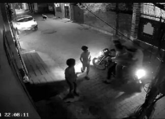 ਲੁਧਿਆਣਾ : ਗਲੀ ‘ਚ ਖੇਡ ਰਿਹਾ ਬੱਚਾ ਬਦਮਾਸ਼ਾਂ ਨੇ ਕੀਤਾ ਅਗਵਾ, ਵਾਰਦਾਤ CCTV ‘ਚ ਕੈਦ