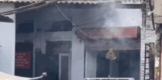 ਬ੍ਰੇਕਿੰਗ : ਜਲੰਧਰ ‘ਚ ਬਰਫ ਦੇ ਕਾਰਖਾਨੇ ਦੀ ਗੈਸ ਲੀਕ, ਲੋਕਾਂ ‘ਚ ਮਚਿਆ ਹੜਕੰਪ, 4 ਪ੍ਰਵਾਸੀ ਬੇਹੋਸ਼, ਇਲਾਕਾ ਸੀਲ