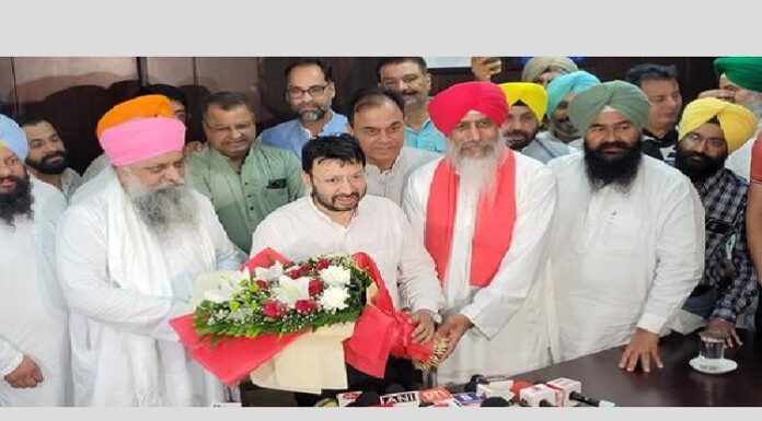 ਪੰਜਾਬ ਕੈਬਨਿਟ ‘ਚ ਸ਼ਾਮਲ ਹੋਏ ਡਾ. ਰਵਜੋਤ ਸਿੰਘ ਨੇ ਲੋਕਲ ਬਾਡੀਜ਼ ਮੰਤਰੀ ਵਜੋਂ ਸੰਭਾਲਿਆ ਅਹੁਦਾ