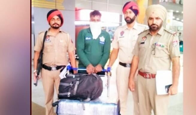 Ludhiana : ਕੈਨੇਡਾ ਦੇ ਜਹਾਜ਼ ਵਿਚ ਬੈਠਣ ਤੋਂ ਪਹਿਲਾਂ ਨੌਜਵਾਨ ਗ੍ਰਿਫ਼ਤਾਰ, ਦਿੱਲੀ ਏਅਰਪੋਰਟ ਤੋਂ ਸਮਾਨ ਸਣੇ ਕੀਤਾ ਕਾਬੂ