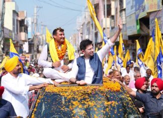 ਆਪ ਉਮੀਦਵਾਰ ਪਵਨ ਫ਼ੌਜੀ ਨੇ MP ਰਾਘਵ ਚੱਢਾ ਦੀ ਮੌਜੂਦਗੀ ‘ਚ ਉਚਾਨਾ ਤੋਂ ਕੀਤੀ ਨਾਮਜ਼ਦਗੀ ਦਾਖਲ, ਸ਼ਹਿਰ ‘ਚ ਕੱਢਿਆ ਰੋਡ ਸ਼ੋਅ