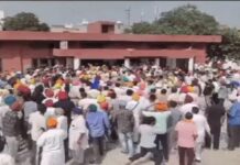 ਪੰਚਾਇਤੀ ਚੋਣਾਂ : ਗੁਰਦਾਸਪੁਰ ‘ਚ ਆਪਸ ‘ਚ ਭਿੜੇ ਕਾਂਗਰਸ ਤੇ ਆਪ ਦੇ ਵਰਕਰ, BDPO ਦਫਤਰ ਬਾਹਰ ਗਰਮਾ ਗਿਆ ਮਾਹੌਲ