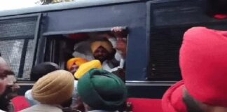 ਚੰਡੀਗੜ੍ਹ ‘ਚ BJP ਖਿਲਾਫ ਪ੍ਰਦਰਸ਼ਨ ਕਰ ਰਹੇ ਪੰਜਾਬ ਦੇ 5 ਮੰਤਰੀ ਹਿਰਾਸਤ ‘ਚ, ਇਕ ਜ਼ਖਮੀ