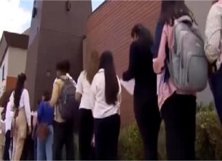 ਕੈਨੇਡਾ ‘ਚ ਬੇਰੋਜ਼ਗਾਰੀ ਸੰਕਟ ! ਵੇਟਰ ਦੀ ਨੌਕਰੀ ਲਈ ਲੰਬੀ ਲਾਈਨ ‘ਚ ਲੱਗੇ ਹਜ਼ਾਰਾਂ ਭਾਰਤੀ ਵਿਦਿਆਰਥੀ, ਵੀਡੀਓ ਵਾਇਰਲ