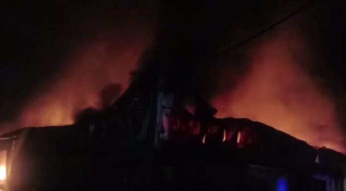 ਤਰਨਤਾਰਨ ‘ਚ ਕੰਬਲ ਫੈਕਟਰੀ ‘ਚ ਲੱਗੀ ਅੱਗ, ਲੱਖਾਂ ਰੁਪਏ ਦਾ ਨੁਕਸਾਨ