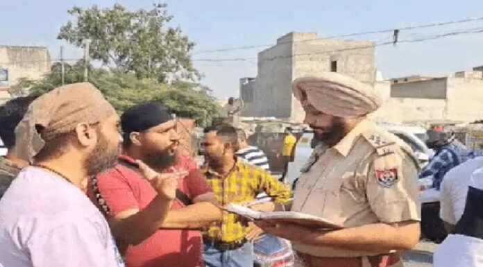 ਲੁਧਿਆਣਾ : ਝਗੜੇ ਕਾਰਨ ਸ਼ਰਾਬੀ ਗੁਆਂਢੀ ਨੇ 3 ਫਾਸਟ ਫੂਡ ਦੀਆਂ ਰੇਹੜੀਆਂ ਨੂੰ ਲਾਈ ਅੱਗ, ਲੱਖਾਂ ਦਾ ਹੋਇਆ ਨੁਕਸਾਨ