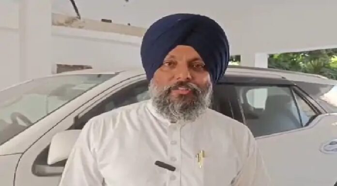 ਗੱਡੀ ‘ਤੇ ਘਰ ਜਾ ਰਹੇ ਸਕੂਲ ਪ੍ਰਿੰਸੀਪਲ ‘ਤੇ ਚਲੀਆਂ ਗੋਲੀਆਂ, ਵਾਲ-ਵਾਲ ਬਚੀ ਜਾਨ