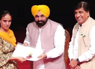 ਮੁੱਖ ਮੰਤਰੀ ਭਗਵੰਤ ਮਾਨ ਨੇ ਸਿਰਫ਼ ਢਾਈ ਸਾਲਾਂ ‘ਚ ਨੌਜਵਾਨਾਂ ਨੂੰ ਦਿੱਤੀਆਂ 45,560 ਸਰਕਾਰੀ ਨੌਕਰੀਆਂ