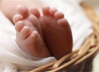 ਇਨਸਾਨੀਅਤ ਸ਼ਰਮਸਾਰ ! ਕਲਯੁੱਗੀ ਮਾਂ ਨੇ ਸੜਕ ‘ਤੇ ਛੱਡੀ ਨਵਜੰਮੀ ਧੀ