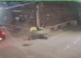 ਲੁਧਿਆਣਾ ‘ਚ ਤੇਜ਼ ਰਫਤਾਰ ਕਾਰ ਚਾਲਕ ਦਾ ਕਾਰਾ ! ਮੋਟਰਸਾਈਕਲ ‘ਤੇ ਘਰ ਜਾ ਰਹੇ 2 ਭਰਾਵਾਂ ਨੂੰ ਮਾਰੀ ਜ਼ੋਰਦਾਰ ਟੱਕਰ, ਹਾਲਤ ਸੀਰੀਅਸ