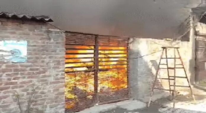 ਲੁਧਿਆਣਾ ‘ਚ ਊਨ ਦੇ ਗੋਦਾਮ ਨੂੰ ਲੱਗੀ ਭਿਆਨਕ ਅੱਗ, ਲੱਖਾਂ ਦਾ ਸਾਮਾਨ ਸੜ ਕੇ ਸੁਆਹ