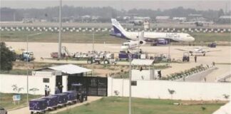 ਚੰਡੀਗੜ੍ਹ ਏਅਰਪੋਰਟ ‘ਤੇ ਜਹਾਜ਼ ‘ਚ ਬੰਬ ਹੋਣ ਖਬਰ ! ਯਾਤਰੀਆਂ ‘ਚ ਮਚੀ ਹਫੜਾ-ਦਫੜੀ