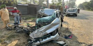 ਭਿਆਨਕ ਹਾਦਸਾ ! ਕਾਰ ਤੇ ਟੂਰਿਸਟ ਬੱਸ ਵਿਚਾਲੇ ਜ਼ਬਰਦਸਤ ਟੱਕਰ, ਇਕ ਦੀ ਮੌਤ, ਬੱਚੇ ਸਣੇ ਔਰਤ ਜ਼ਖਮੀ