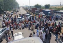 ਜਲੰਧਰ-ਲੁਧਿਆਣਾ ਨੈਸ਼ਨਲ ਹਾਈਵੇ ਬੰਦ, ਇਸ ਚੌਕ ‘ਤੇ ਅਣਮਿਥੇ ਸਮੇਂ ਲਈ ਧਰਨੇ ‘ਤੇ ਬੈਠੇ ਕਿਸਾਨ