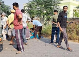 ਰੋਜ਼ੀ ਰੋਟੀ ਲਈ ਕੰਮ ‘ਤੇ ਜਾਂਦੇ ਨੌਜਵਾਨਾਂ ਨੂੰ ਰਸਤੇ ‘ਚ ਮਿਲੀ ਦਰਦਨਾਕ ਮੌਤ, ਇਕ ਜ਼ਖਮੀ