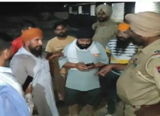 ਪੈਸਿਆਂ ਦੇ ਲੈਣ-ਦੇਣ ਨੂੰ ਲੈ ਕੇ ਬੰਦੂਕ ਦੀ ਨੋਕ ‘ਤੇ ਡੇਅਰੀ ‘ਚੋਂ ਮੱਝਾ ਖੋਲ੍ਹ ਕੇ ਲੈ ਗਏ ਨਿਹੰਗ, ਨੌਕਰ ਨੂੰ ਬਣਾਇਆ ਬੰਧਕ