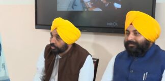 CM ਭਗਵੰਤ ਮਾਨ PTM ‘ਚ ਸ਼ਾਮਲ ਹੋਣ ਲਈ ਨੰਗਲ ਦੇ ਸਕੂਲ ਪਹੁੰਚੇ, ਵਿਦਿਆਰਥੀਆਂ ਨਾਲ ਕੀਤੀ ਮੁਲਾਕਾਤ