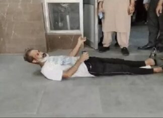 ਲੁਧਿਆਣਾ ਦੇ ਸਿਵਲ ਹਸਪਤਾਲ ‘ਚ ਮਰੀਜ਼ ਦੇ ਪਤੀ ਨੇ ਕੀਤਾ ਹੰਗਾਮਾ, ਜ਼ਮੀਨ ‘ਤੇ ਲੇਟ ਕੇ ਕੀਤਾ ਡਾਕਟਰਾਂ ਦਾ ਵਿਰੋਧ