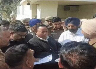 ਜਲੰਧਰ ‘ਚ ਸੰਤ ਨਿਰੰਜਨ ਦਾਸ ਨੂੰ ਕਤਲ ਦੀ ਧਮਕੀ, ਸੋਸ਼ਲ ਮੀਡੀਆ ‘ਤੇ ਲਾਈਵ ਆ ਕੇ ਕੱਢੀਆਂ ਸ੍ਰੀ ਗੁਰੂ ਰਵਿਦਾਸ ਨੂੰ ਗਾਲ੍ਹਾਂ