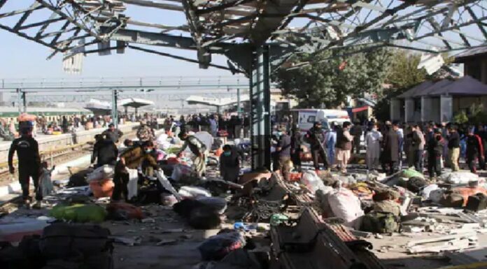 ਪਾਕਿਸਤਾਨ ਦੇ ਰੇਲਵੇ ਸਟੇਸ਼ਨ ‘ਤੇ ਹੋਏ ਬੰਬ ਧਮਾਕੇ ‘ਚ ਮਰਨ ਵਾਲਿਆਂ ਗਿਣਤੀ 24 ਤੱਕ ਪਹੁੰਚੀ, 50 ਤੋਂ ਵਧ ਜ਼ਖਮੀ