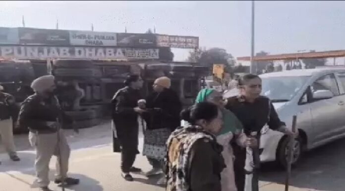 ਬਠਿੰਡਾ ‘ਚ ਪੁਲਿਸ ਨੇ ਕਿਸਾਨ ਕੀਤੇ ਗ੍ਰਿਫਤਾਰ, ਖਨੌਰੀ ਬਾਰਡਰ ਵੱਲ ਜਾਣ ਤੋਂ ਰੋਕਿਆ