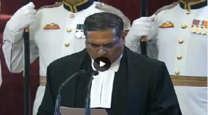 ਵੱਡੀ ਖਬਰ ! ਜਸਟਿਸ ਸੰਜੀਵ ਖੰਨਾ ਦੇਸ਼ ਦੇ 51ਵੇਂ CJI ਬਣੇ, ਰਾਸ਼ਟਰਪਤੀ ਭਵਨ ‘ਚ ਚੁੱਕੀ ਸਹੁੰ